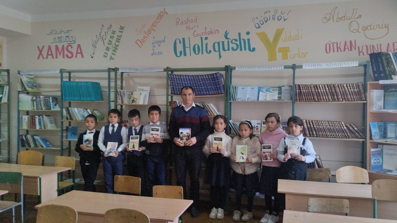 Yangi kelgan adabiyotlardan kitoblar koʻrgazmasi