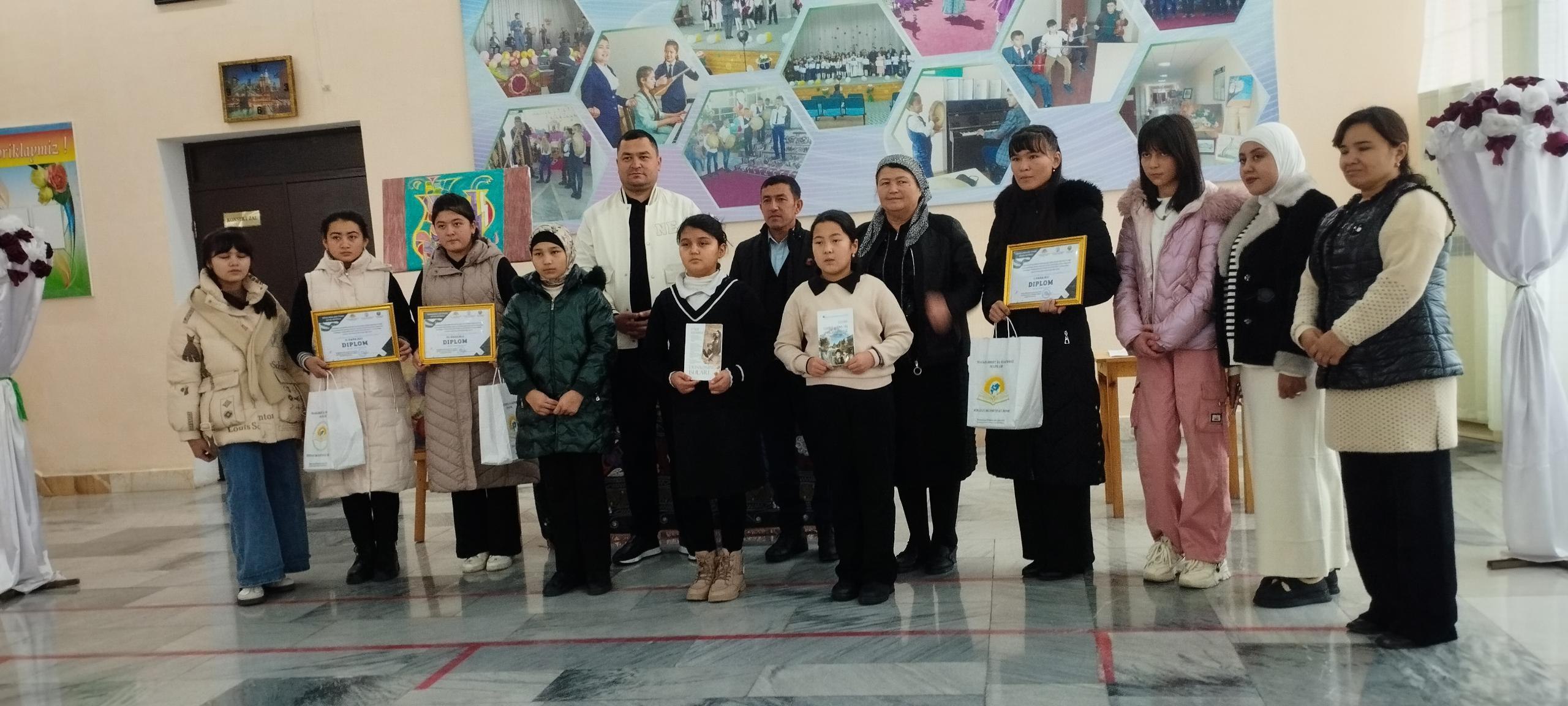 13-noyabr kuni 19- sonli bolalar musiqa va sanʼat maktabida Oʻzbekiston Respublikasi davlat bayrogʻi qabul qilinganligining 33 yilligi munosabati bilan axborot - kutubxona markazi, 19- sonli bolalar musiqa va sanʼat maktabi hamda Respublika madaniyat va m