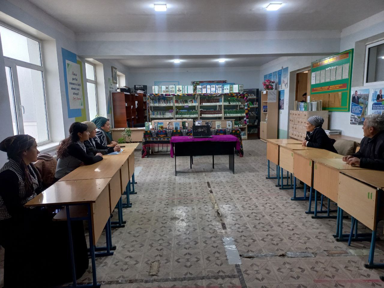 "Siyosiy-maʼrifat soati"