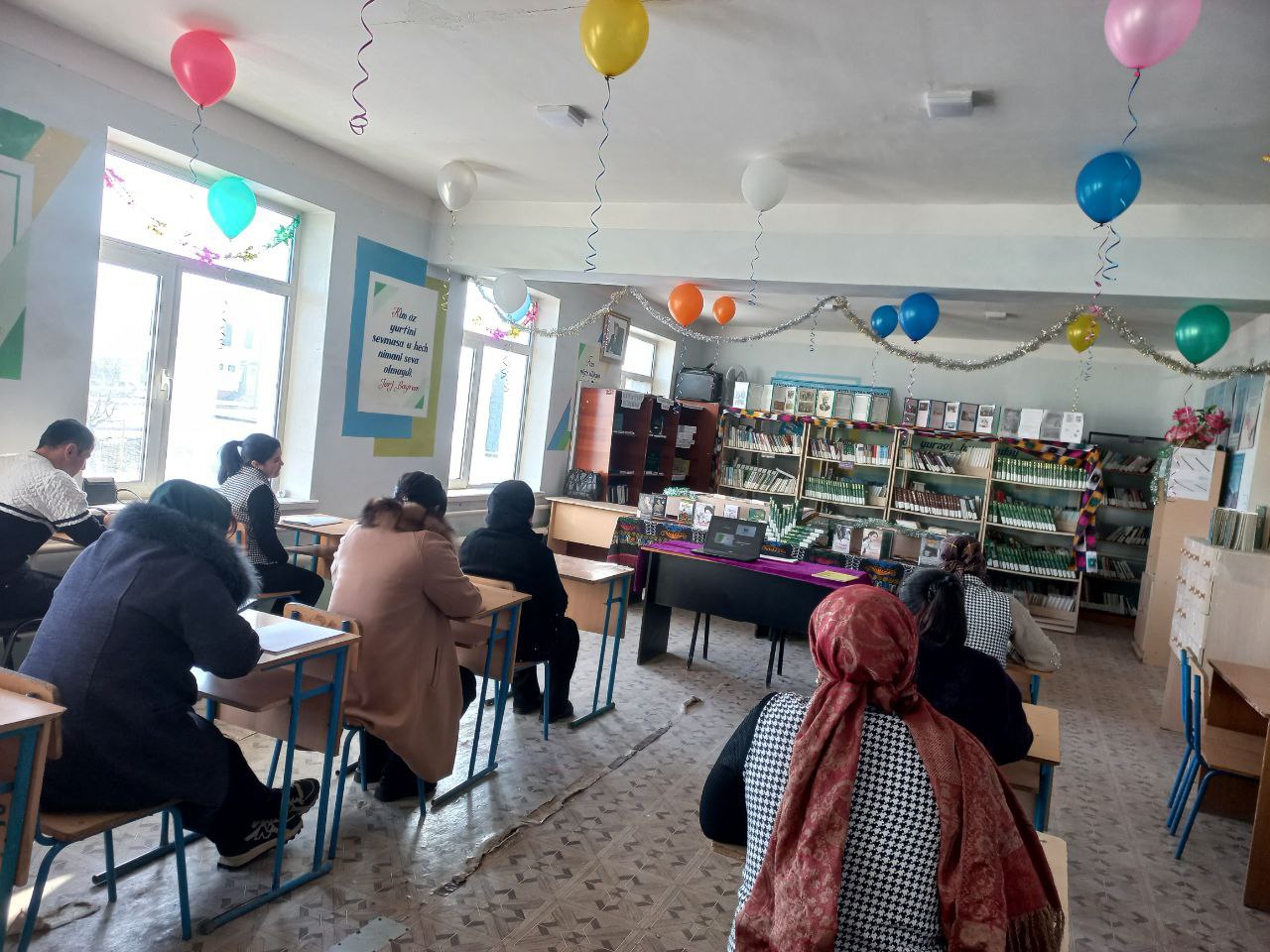 "Siyosiy-maʼrifat soati"