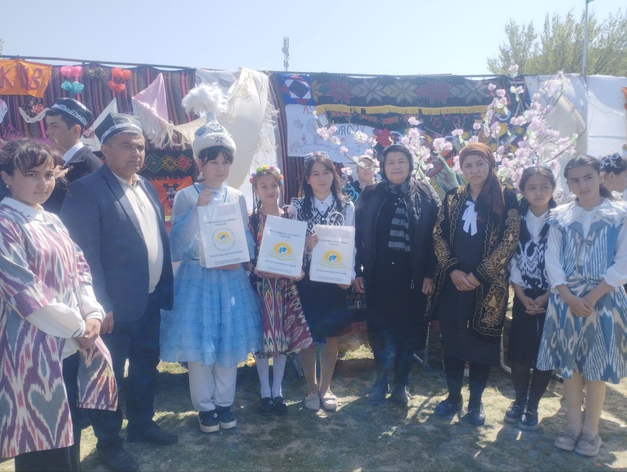 Havotogʻ mahallasida "Do‘stlik va hamjihatlik ulug‘langan yurt" shiori ostida bayram sayli boʻlib oʻtdi.