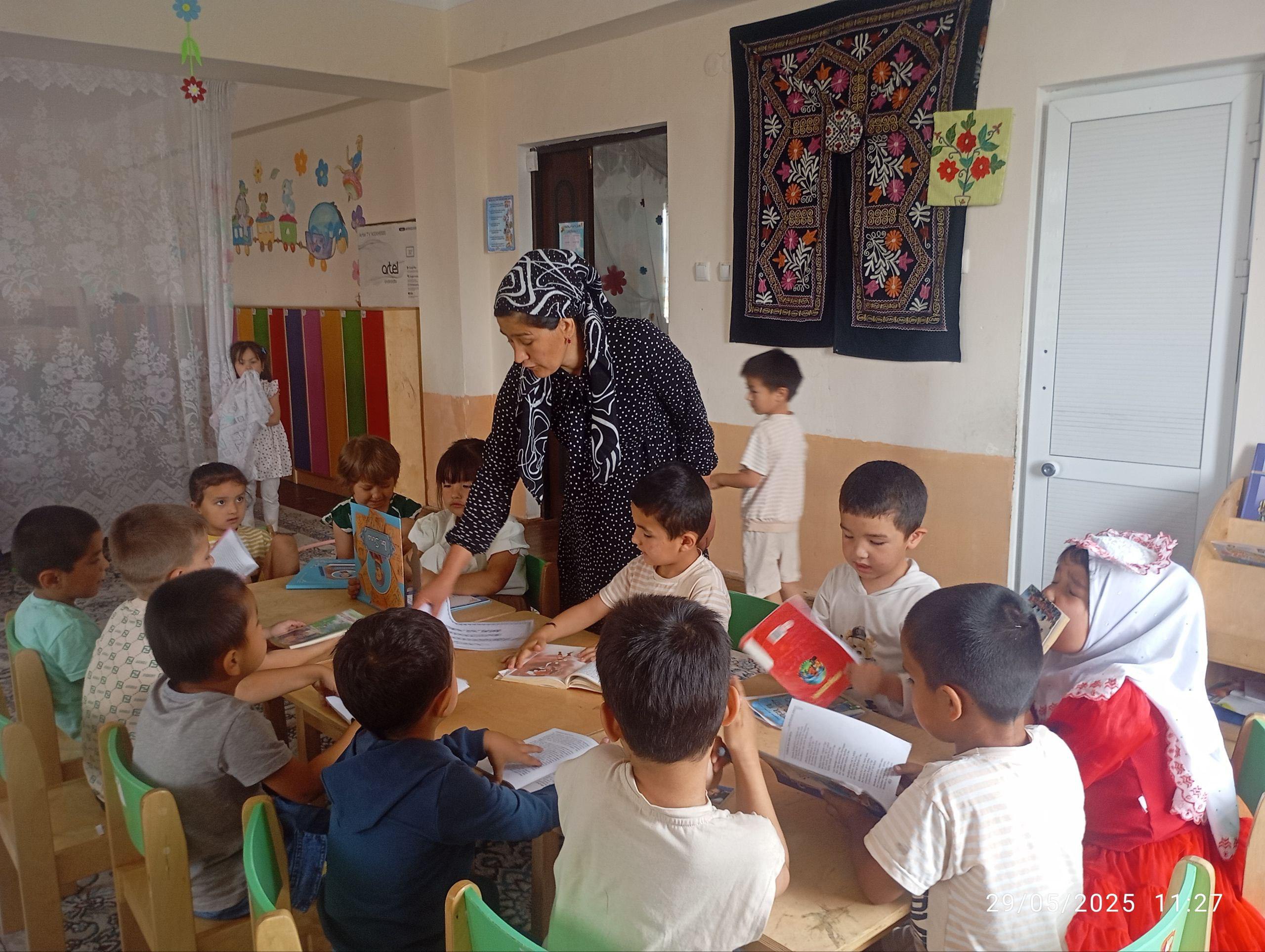 “Yangi Oʻzbekistonning baxtiyor bolalari” shiori ostida jajji kitobxonlar bilan birgalikda davra suhbat