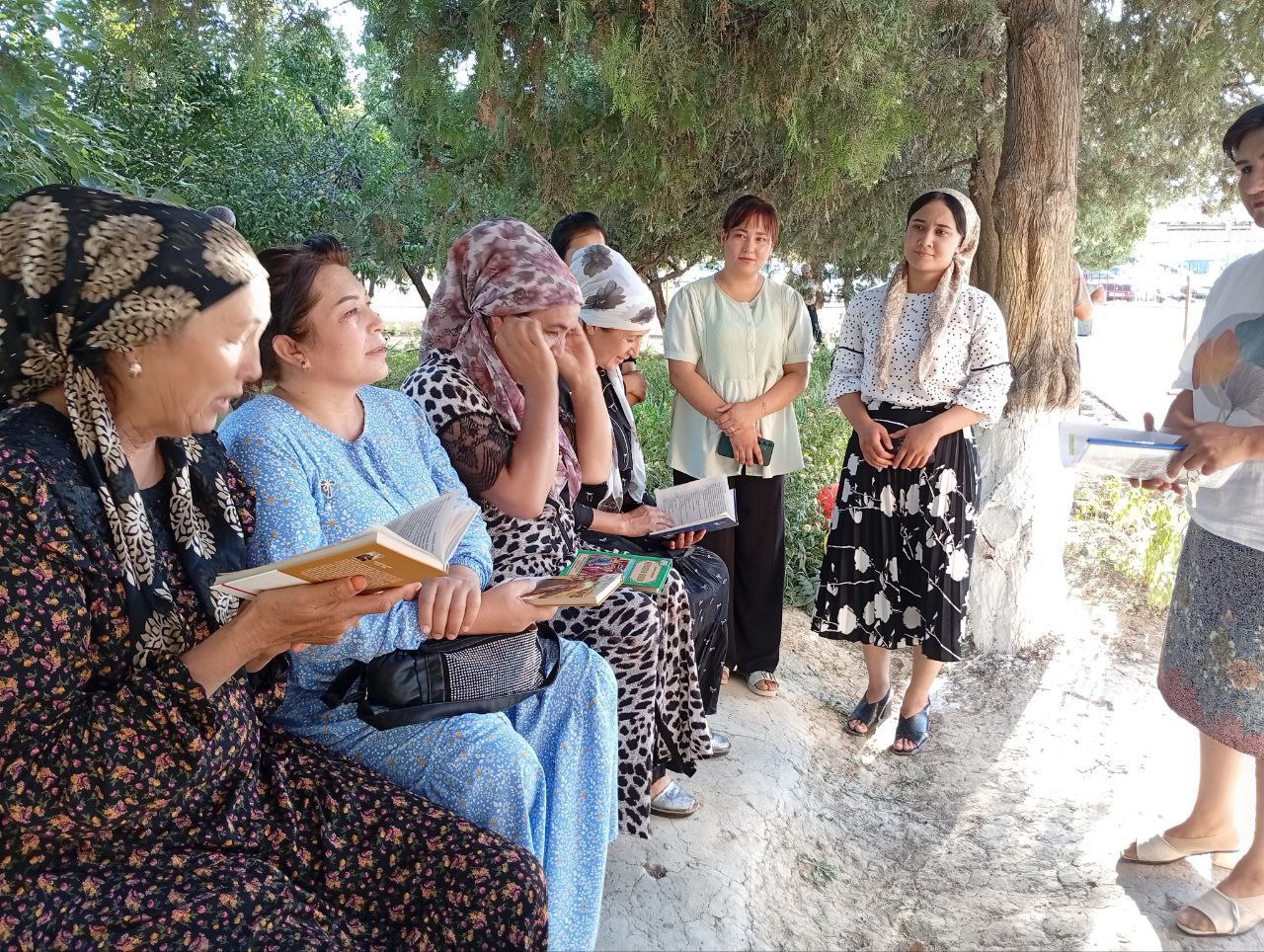 "Kitobxon onalar kuni"