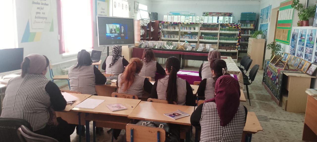 Siyosiy-ma’rifat soati